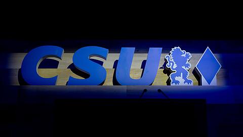 Die CSU hatte mit einem Leitantrag im Voraus des Parteitags klare Kante gegen AfD und Linkspartei gezeigt. (Archivbild)