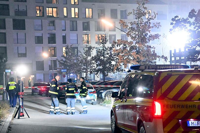 Constanze-Hallgarten-Straße in Obersendling: Bei einer Festnahme haben Beamte nach Polizeiangaben einen Verdächtigen angeschossen.