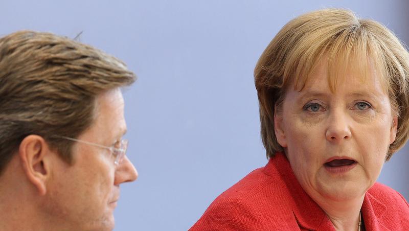Kanzlerin Angela Merkel und FDP-Chef Guido Westerwelle verkünden die Sparmaßnahmen. Kanzlerin Angela Merkel und FDP-Chef Guido Westerwelle verkünden die Sparmaßnahmen.