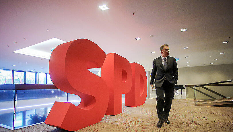 Die AZ sprach im Interview mit dem SPD-Fraktionschef Thomas Oppermann - Thema war vor allem die Flüchtlingskrise. Die AZ sprach im Interview mit dem SPD-Fraktionschef Thomas Oppermann - Thema war vor allem die Flüchtlingskrise.