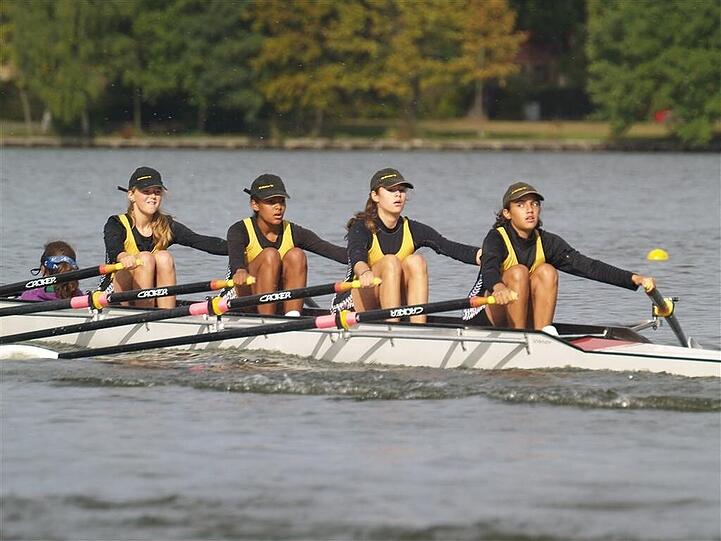 Gold-Boot 2012: Der Mädchen-Vierer der Rudergesellschaft München (RGM 72) gewann beim Bundeswettbewerb 2012 in Berlin die Goldmededaille.