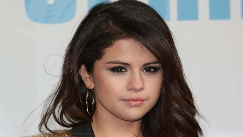 Hollywood-Schönheit Selena Gomez hat schwere Zeiten durchlebt. Hollywood-Schönheit Selena Gomez hat schwere Zeiten durchlebt.