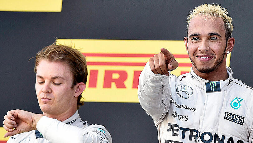 Die Mercedes-Piloten Nico Rosberg (l.) und Lewis Hamilton (r.). Die Mercedes-Piloten Nico Rosberg (l.) und Lewis Hamilton (r.).