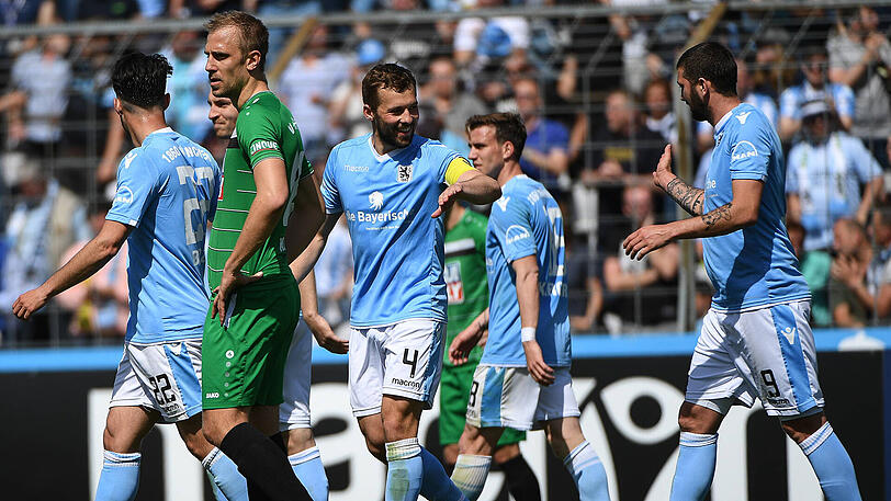 FELIX WEBER: NOTE 2.
Der Kapitän verteidigte souverän wie rustikal. Kurz vor der Pause verwarnt, danach ohne Gelb-Rot-Gefahr bis Spielende drauf. Sein langer Ball erreichte Mölders vor dem 1:0.