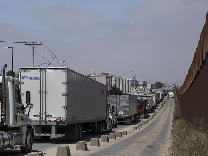 Unternehmen lieferten kurz vor der Einigung zwischen Trump und Mexiko möglichst viele Waren über die Grenze in Tijuana.