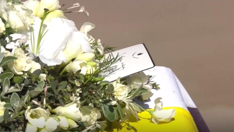 Liebesbeweis: Dieser Brief der Queen liegt auf Philips Sarg Liebesbeweis: Dieser Brief der Queen liegt auf Philips Sarg