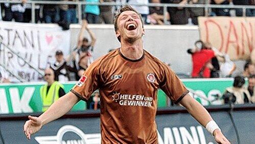 So konnte er nur einmal jubeln: Ausgerechnet gegen den FC Bayern erzielte Marcel Eger seinen einzigen Bundesliga-Treffer. St. Pauli kam trotzdem mit 1:8 unter die Räder.
