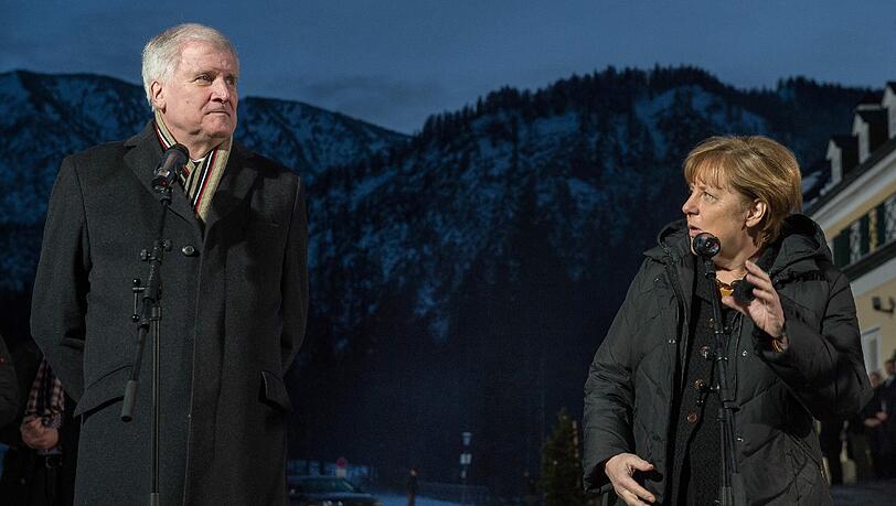 Horst Seehofer und Angela Merkel während der Klausurtagung der CSU in Wildbad Kreuth im Januar 2016. Horst Seehofer und Angela Merkel während der Klausurtagung der CSU in Wildbad Kreuth im Januar 2016.