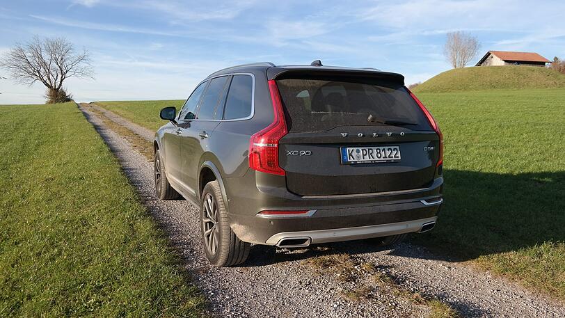 Die riesigen Rückleuchten mit Knick sind ein Markenzeichen der aktuellen Volvo-Modelle.