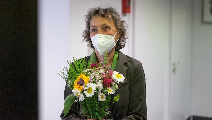 Blumenstrauß "zur Beruhigung": Sabine war die Erste im Büro. Blumenstrauß "zur Beruhigung": Sabine war die Erste im Büro.