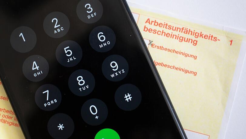 Krankschreibung auf Papier? Das ist bald vorbei, zumindest für gesetzlich Versicherte.
