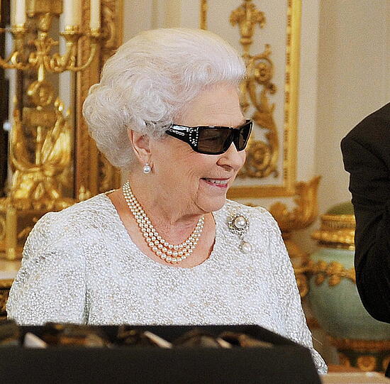 Queen Elizabeth II. wird am 21. April 92 Jahre alt und ist bekannt für ihren bunten Look.
