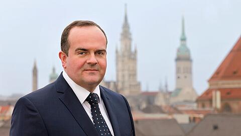 "Ich fände das gut, wenn die Herrschaften ein Einsehen hätten", sagt der neue Wiesn-Chef Clemens Baumgärtner (CSU).