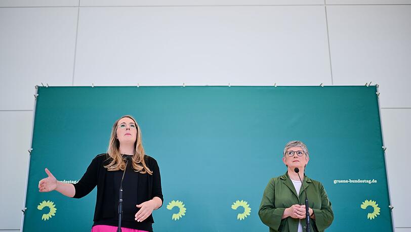 Das Bild der alltagsfernen Elite-Partei verfange, schreiben die Fraktionsvorsitzenden Katharina Dröge und Britta Haßelmann in einem internen Strategiepapier.