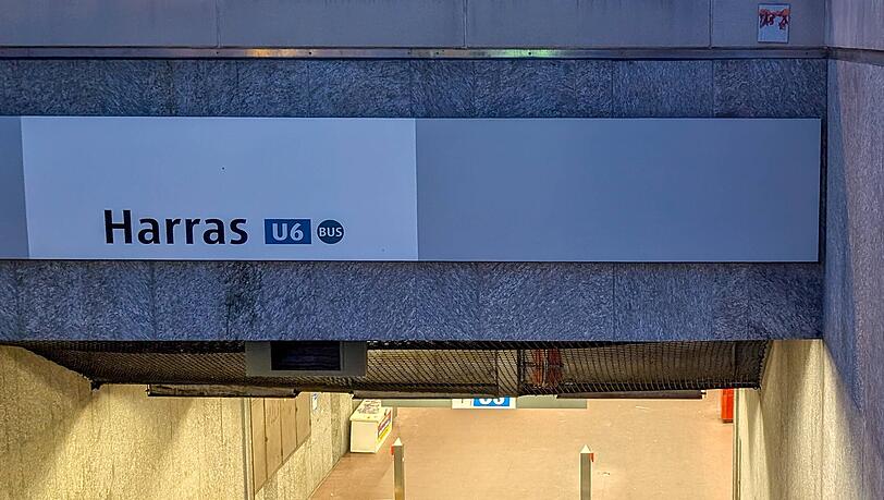 Der alkoholisierte Angreifer wurde wegen K&ouml;rperverletzung und Beleidigung angezeigt, das Kommissariat 24 ermittelt.&nbsp;(Archivbild)