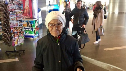 Baba Lena reist quer durch die Welt. Klicken Sie sich durch die Bilder. Baba Lena reist quer durch die Welt. Klicken Sie sich durch die Bilder.