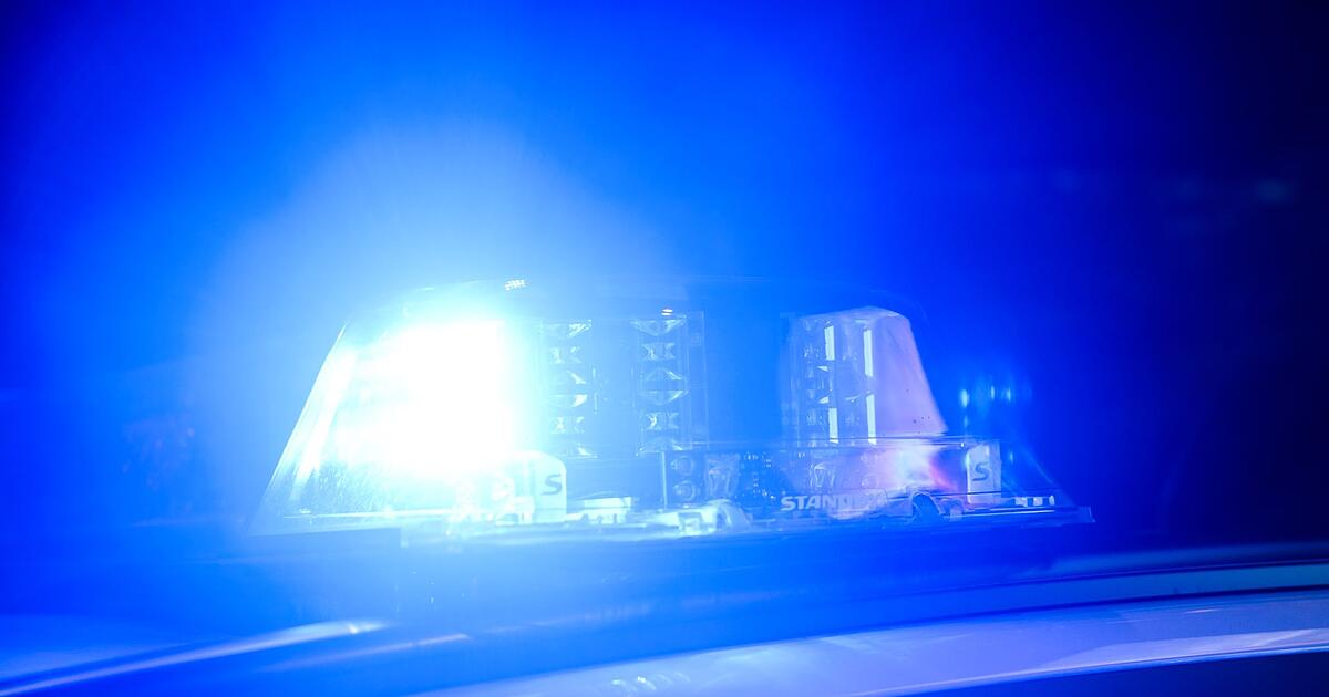 Auto-berschl-gt-sich-mehrfach-Fahrer-schwer-verletzt