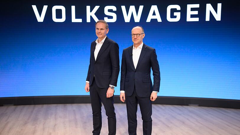 Konzernchef Oliver Blume (l.) präsentiert zusammen mit seinem Finanzvorstand Arno Antlitz die Zahlen fürs erste Halbjahr. (Archivfoto) Konzernchef Oliver Blume (l.) präsentiert zusammen mit seinem Finanzvorstand Arno Antlitz die Zahlen fürs erste Halbjahr. (Archivfoto)