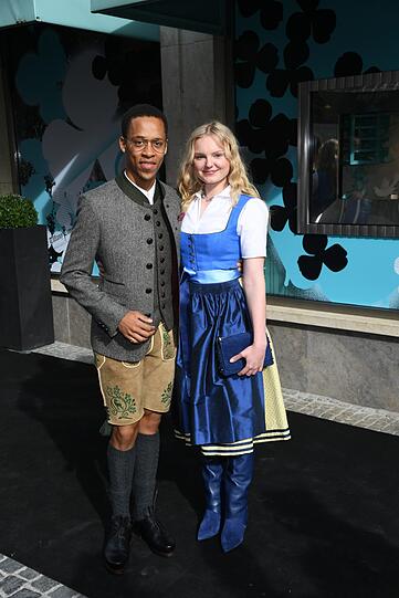 Bei Tiffany: Jerry Hoffmann mit Maria-Viktoria Dragus