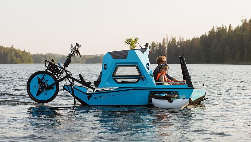 Fahrrad, Boot und Wohnwagen in einem: Das "BeTRITON" können Besucher beim Fahrrad-Erlebnis-Wochenende in Altötting Probe fahren. Fahrrad, Boot und Wohnwagen in einem: Das "BeTRITON" können Besucher beim Fahrrad-Erlebnis-Wochenende in Altötting Probe fahren.