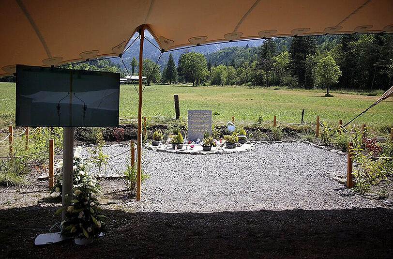 Genau vier Monate nach der Germanwings-Katastrophe findet eine Trauerfeier in der Nähe der Absturzstelle statt.