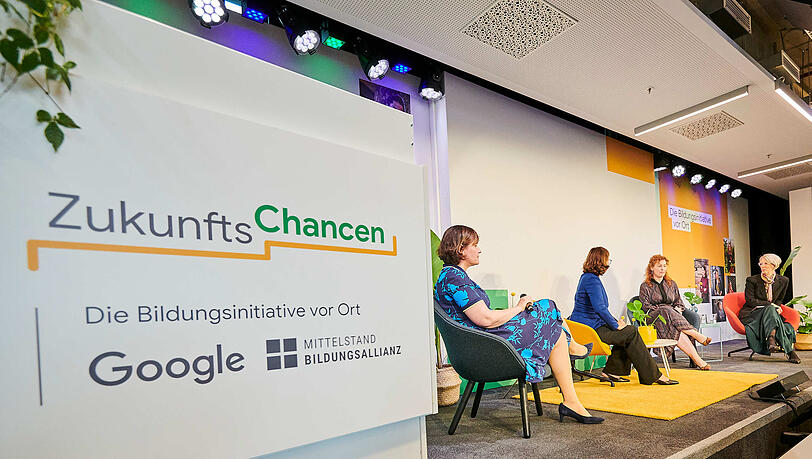 Die Auftaktveranstaltung der Bildungsinitiative "ZukunftsChancen" fand am 04. Mai in München statt. Die Auftaktveranstaltung der Bildungsinitiative "ZukunftsChancen" fand am 04. Mai in München statt.