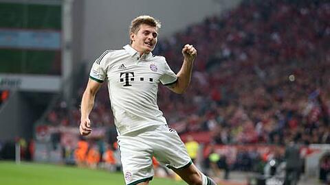 Toni Kroos brachte die Bayern in Leverkusen in Führung.