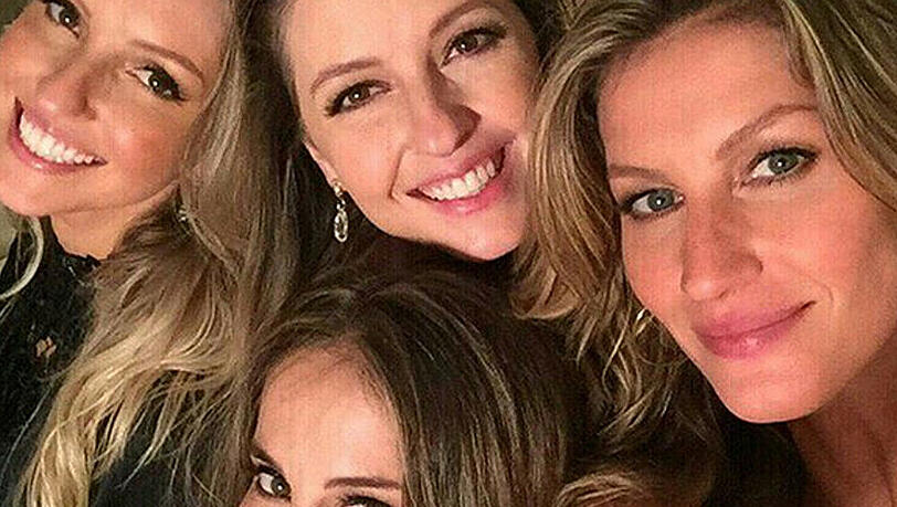 Gisele Büdchen (r.): Selfie mit den Schwestern Gisele Büdchen (r.): Selfie mit den Schwestern
