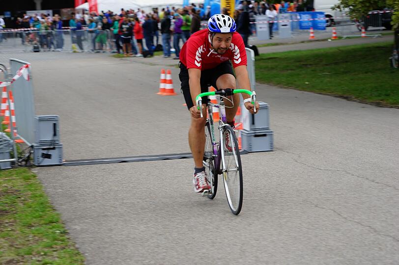 Schwimmen, Radfahren und Laufen - sehen Sie hier Impressionen vom 3MUC Triathlon 2015.