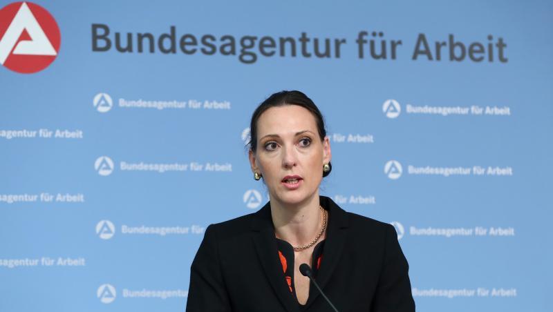 Valerie Holsboer, Finanzchefin der Bundesagentur für Arbeit, während einer Pressekonferenz. Foto: Daniel Karmann/Archivbild Valerie Holsboer, Finanzchefin der Bundesagentur für Arbeit, während einer Pressekonferenz. Foto: Daniel Karmann/Archivbild