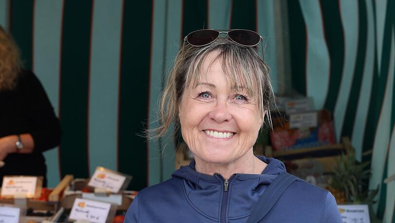 Stammkundin Doris Aumiller (62) ist dem Wochenmarkt treu. Stammkundin Doris Aumiller (62) ist dem Wochenmarkt treu.