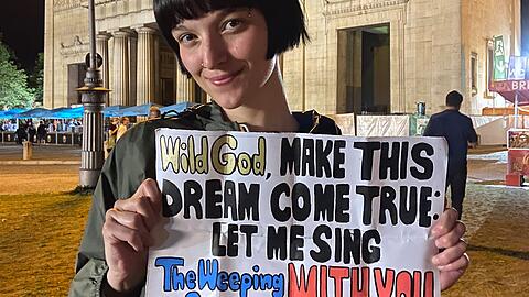 Mit diesem selbstgestaltenen Plakat zog Margherita die Aufmerksamkeit von Nick Cave auf sich.