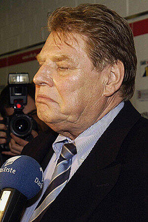 Gezeichnet: Karl-Heinz Wildmoser.