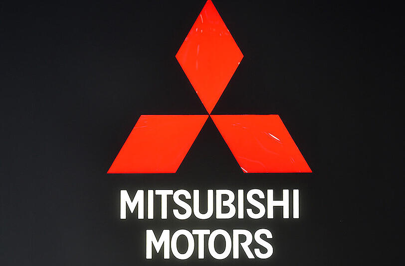 Hier zu sehen das Mitsubishi-Logo. Auch der japanische Hersteller hat Abgastests manipuliert. Foto: Uli Deck/Illustration