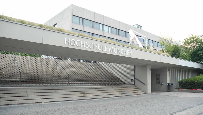 Treppenaufgang an der Dachauer Straße 98b. Treppenaufgang an der Dachauer Straße 98b.