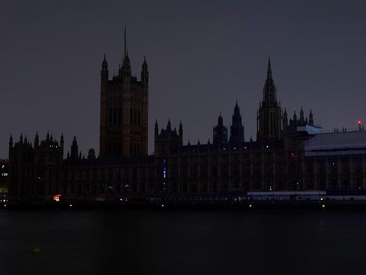 Blick auf den Palace of Westminster, das britische Parlament.