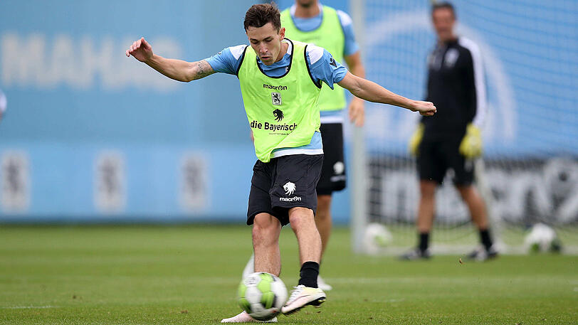 Gleich voll dabei: Neulöwe und Rückkehrer Phillipp Steinhart am Donnerstag im Training.