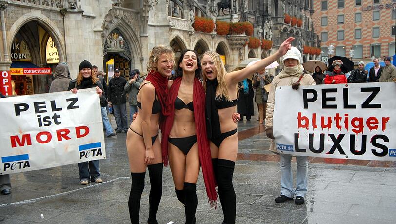 Anti-Pelz-Protest hat in München Tradition - wie diese Kampagne von Peta zeigt. Anti-Pelz-Protest hat in München Tradition - wie diese Kampagne von Peta zeigt.