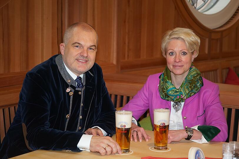 Der Chef vom Donisl: Wirt Karl-Heinz Reindl mit Ehefrau Birgit.