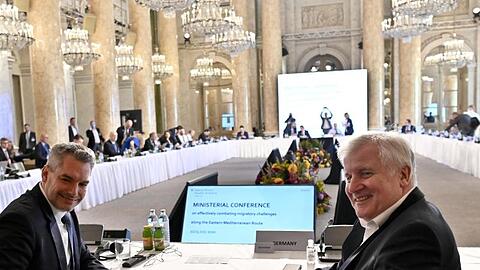 Der österreichische Innenminister Nehammer und Bundesinnenminister Seehofer bei der "Ministerkonferenz zur Bekämpfung illegaler Migration an den östlichen Mittelmeerrouten".