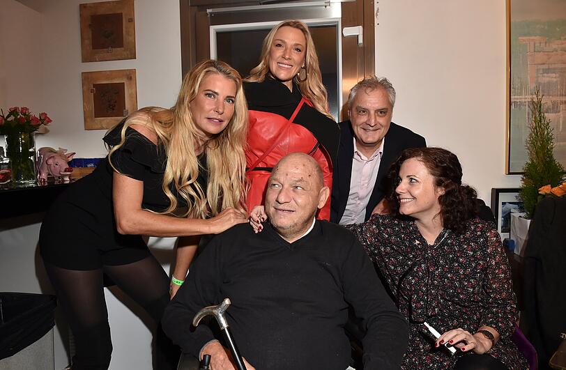 Giulia Siegel, Simone Mecky-Ballack, Leopold Piringer, Gastgeber Michael Ecker und Nathalie Plaxmaier