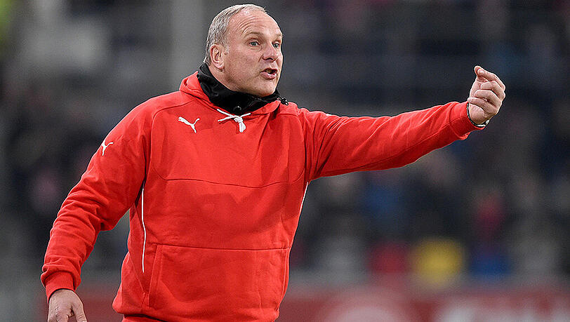 Als Trainer arbeitete Oliver Reck zuletzt in der 2. Bundesliga für den MSV Duisburg und Fortuna Düsseldorf. Als Trainer arbeitete Oliver Reck zuletzt in der 2. Bundesliga für den MSV Duisburg und Fortuna Düsseldorf.