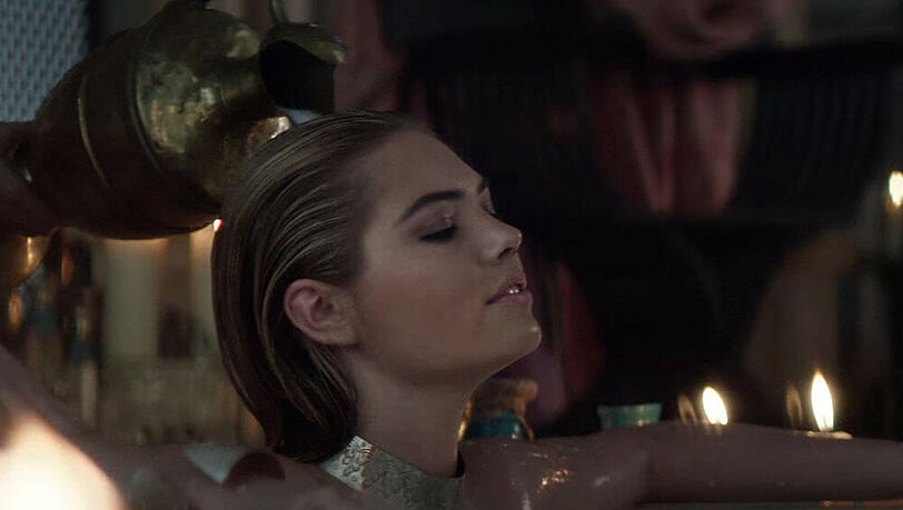 Kate Upton macht für das Smartphone-Spiel "Game of War" Werbung Kate Upton macht für das Smartphone-Spiel "Game of War" Werbung