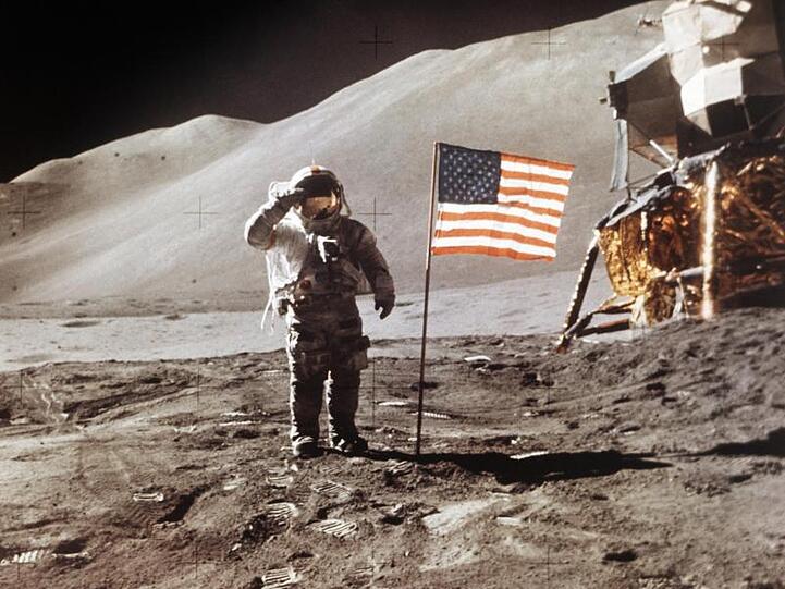 So soll es wieder werden: US-Astronaut James Irwin im Jahr 1971 neben der Mondlandefähre Apollo 15.