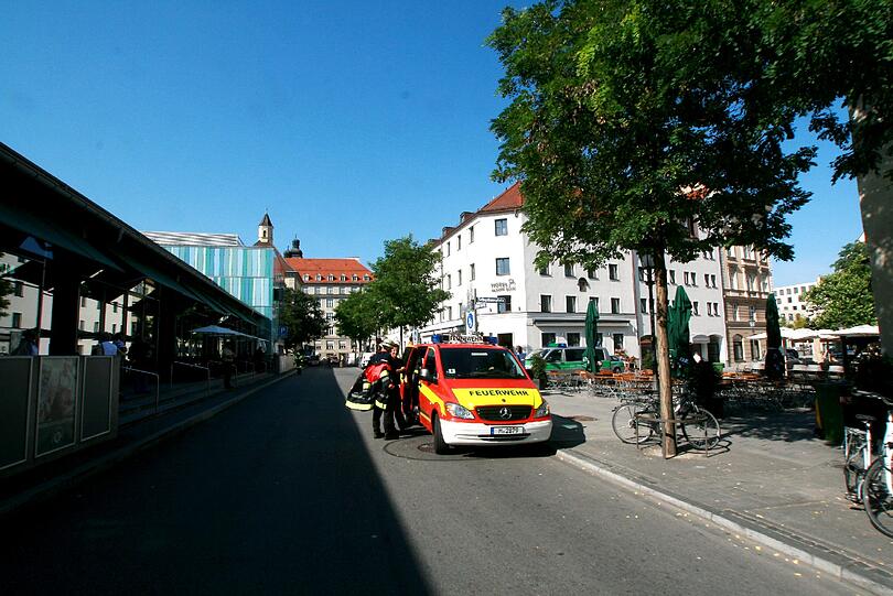 Großeinsatz am Blauen Bock: Im Restaurant ist eine Decke eingestürzt