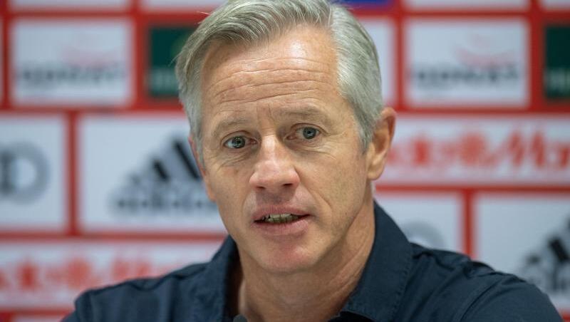 Jens Keller, neuer Cheftrainer des FC Ingolstadt 04, nimmt an einer Pressekonferenz teil. Foto: Lino Mirgeler Jens Keller, neuer Cheftrainer des FC Ingolstadt 04, nimmt an einer Pressekonferenz teil. Foto: Lino Mirgeler