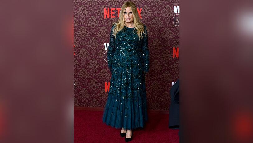 Ganz in Smaragdgrün: Jennifer Coolidge bei der Premiere von "We Have a Ghost".