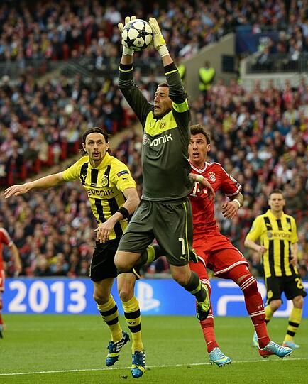 ROMAN WEIDENFELLER: Note 2. He has a gradios Finale gespielt. Ob mit Fuß, Hand oder Kopf - der Mann war da.