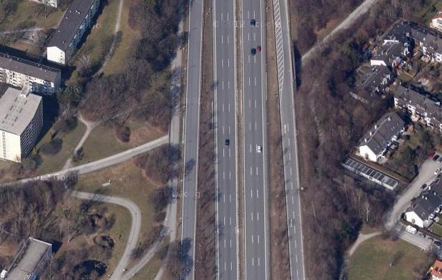 Hier quert der Uriweg die Autobahn.