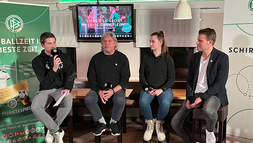 Presserunde mit DFB-Pressemitarbeiter Tim Noller (l-r), DFB-Vizepräsident Ronny Zimmermann, Amateur-Schiedsrichterin Celine Körper, und Bundesliga-Rekordschiedsrichter Felix Brych.